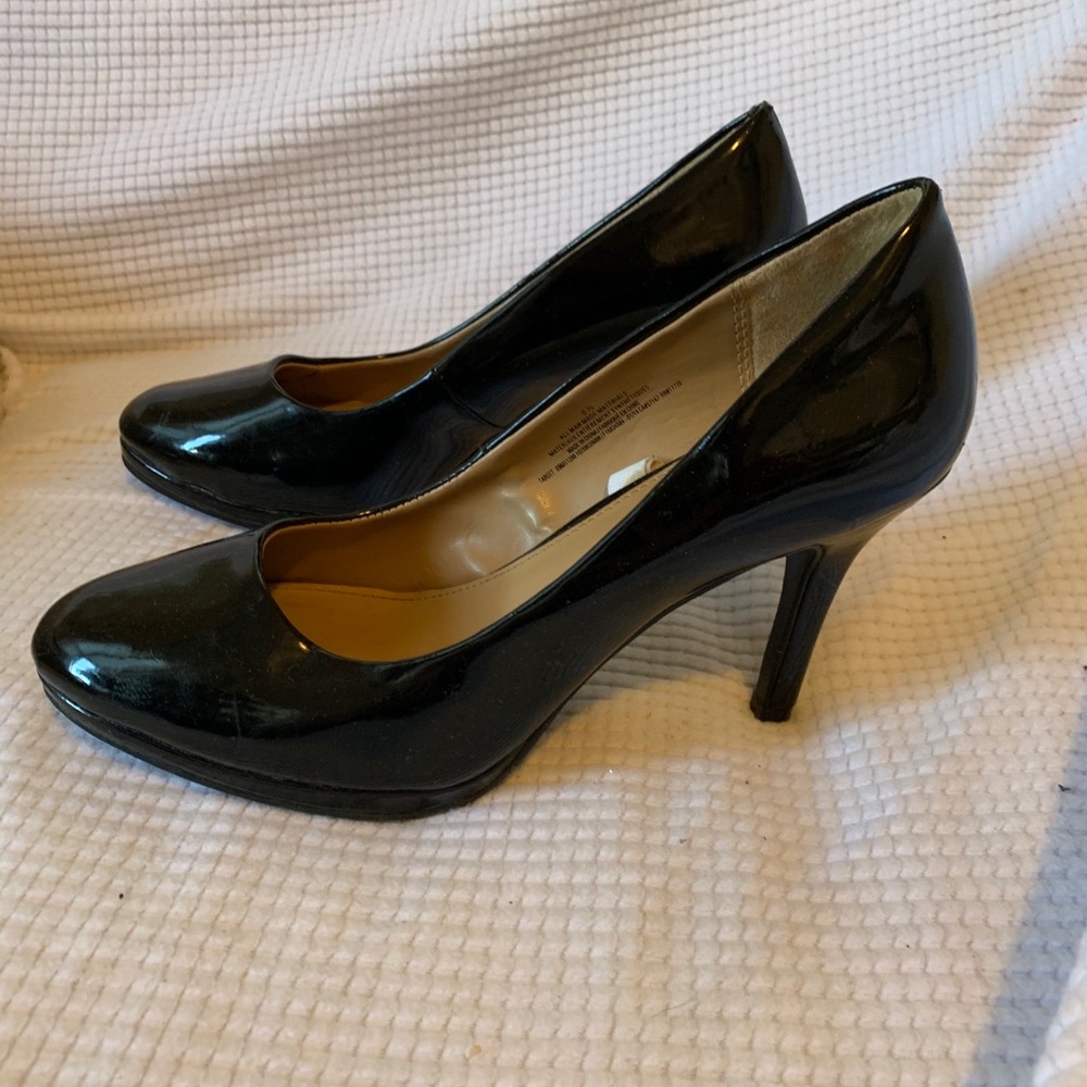 Black leather heels size 6.5 Merona